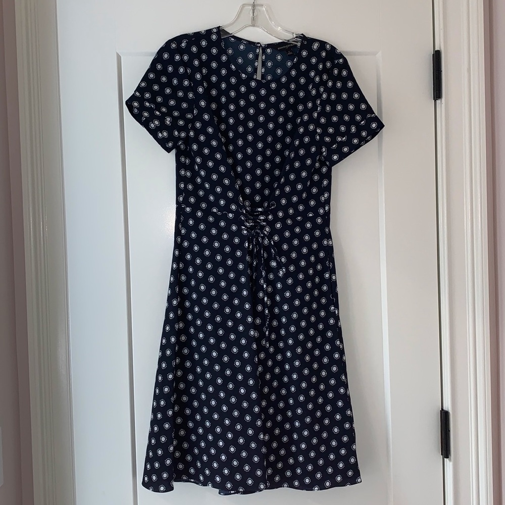 Banana Republic dress ! Navy with white patterned